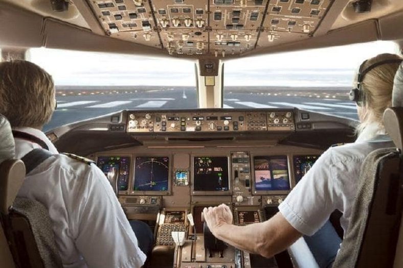 7 Pilihan Sekolah Penerbangan Untuk Jadi Pilot Lengkap Dengan Biayanya